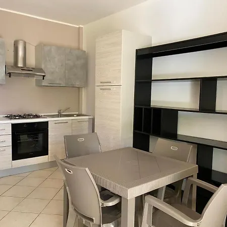 The Lighthouse - In With Pool ديسينسانو ديل غاردا